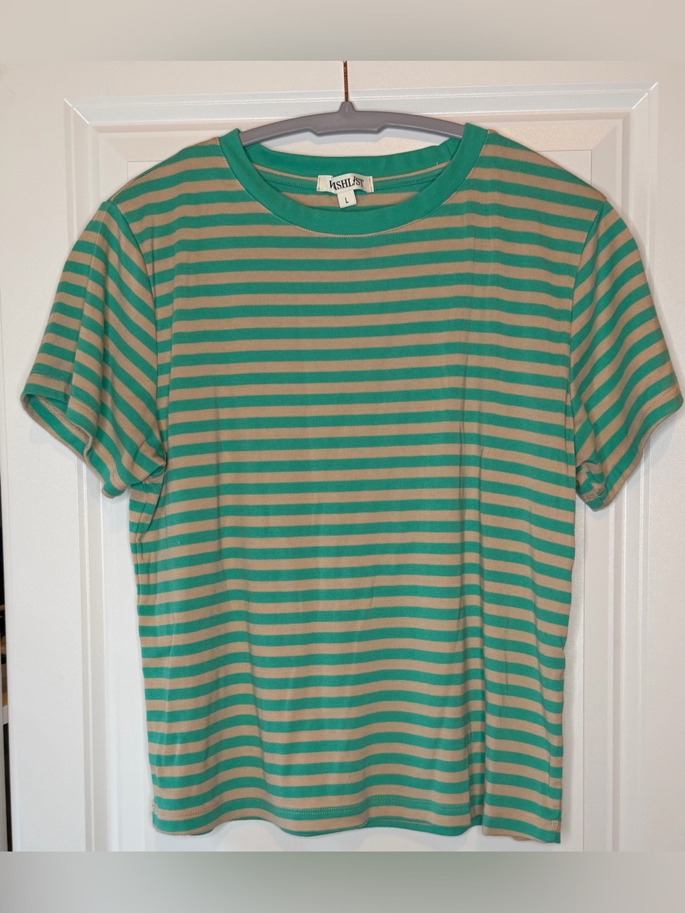 Women’s Wishlist brand short sleeve tee